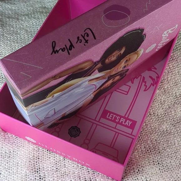 GlossyBox Barbie Cleanser&Box/Hydrating Mist&Vintage Cosmetic Satin Pillowcase - Picture 15 of 16